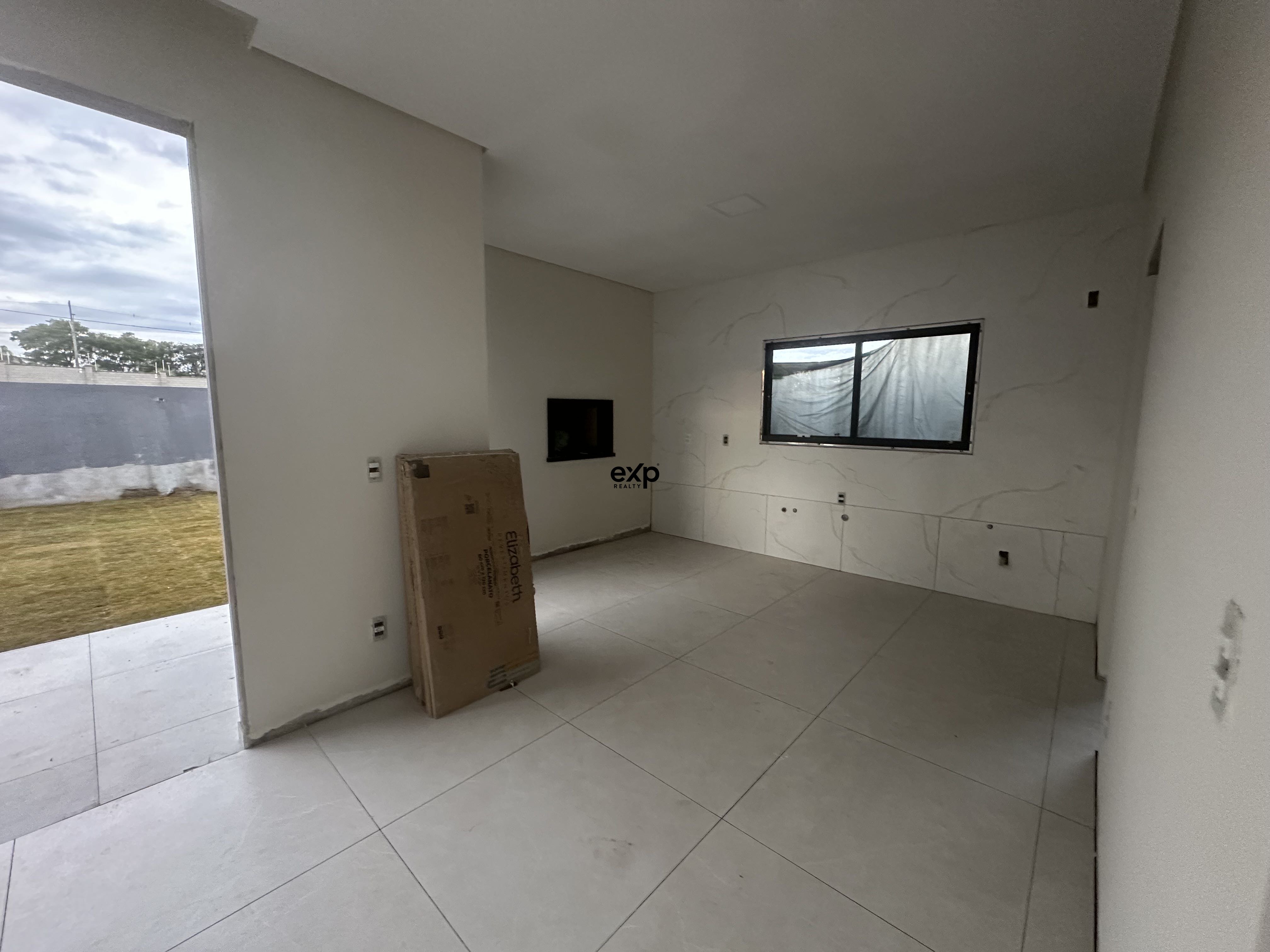 Sobrado à venda em Ponta Grossa, Cleia Baptista de Campos Melio 23 Jardim Carvalho Ponta Grossa 84017-328, 220 m²