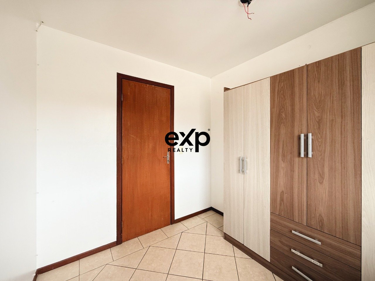 Sobrado à venda em Curitiba, Flávio Mariano Ribas 520 Uberaba Curitiba 81540-000, 83 m²