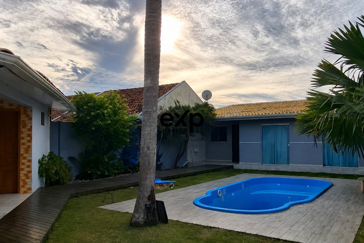 Condominium with 3 Houses - Piraquara