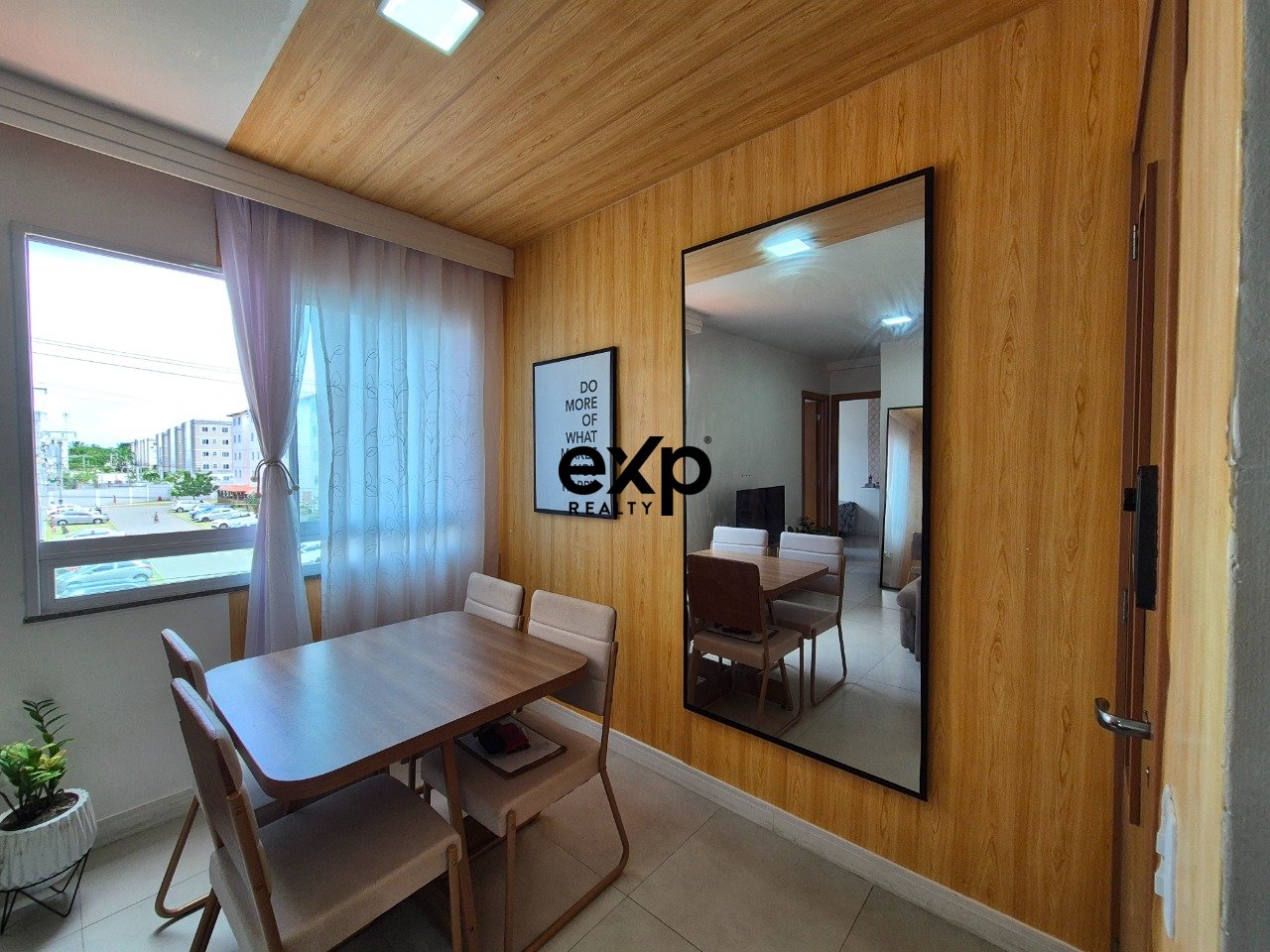 Apartamento com suíte à venda em Abrantes