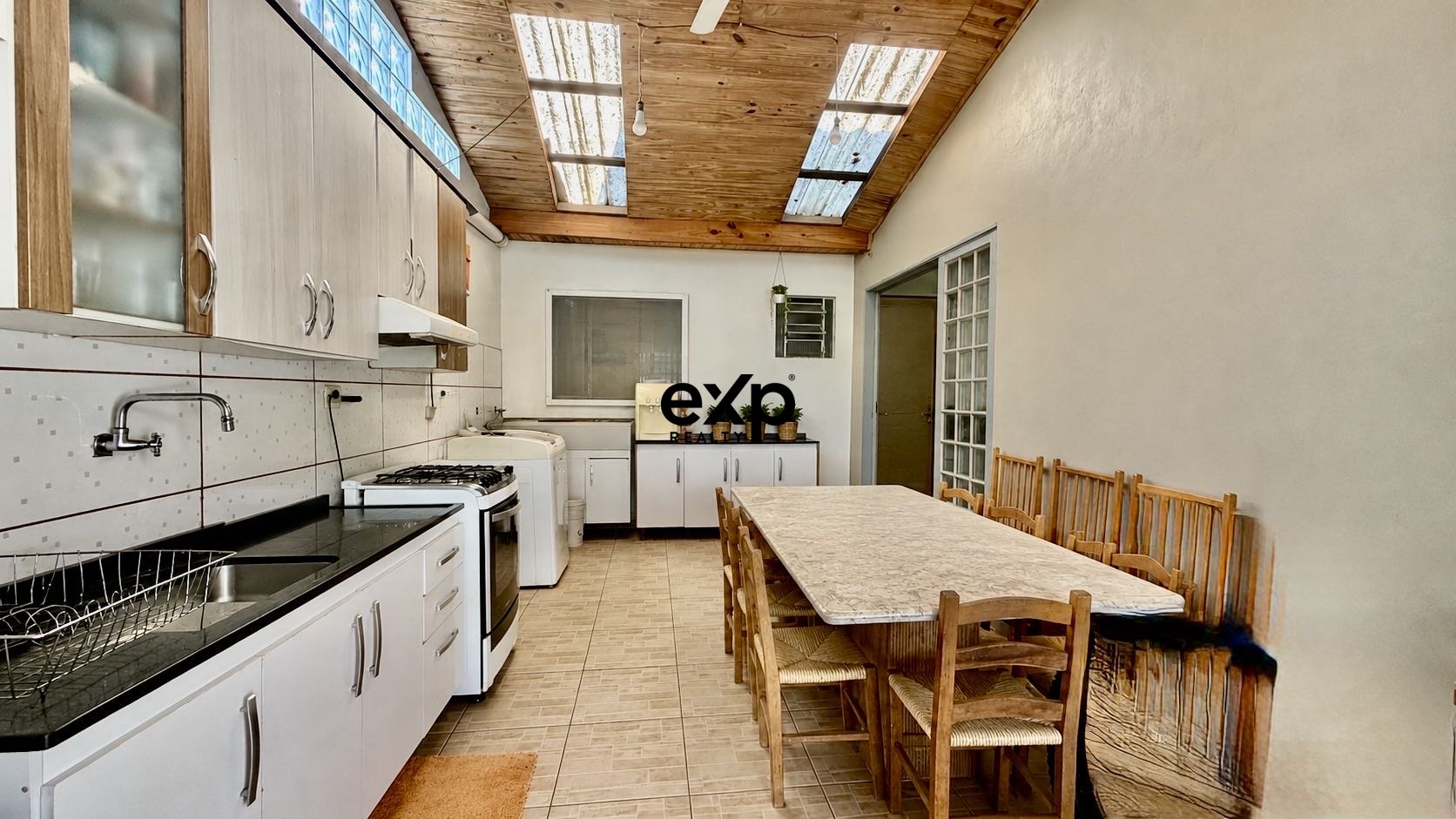 Casa à venda em São José dos Pinhais, Rua Anneliese Gellert Krigsner 1 Iná São José dos Pinhais 83065-470, 248 m²