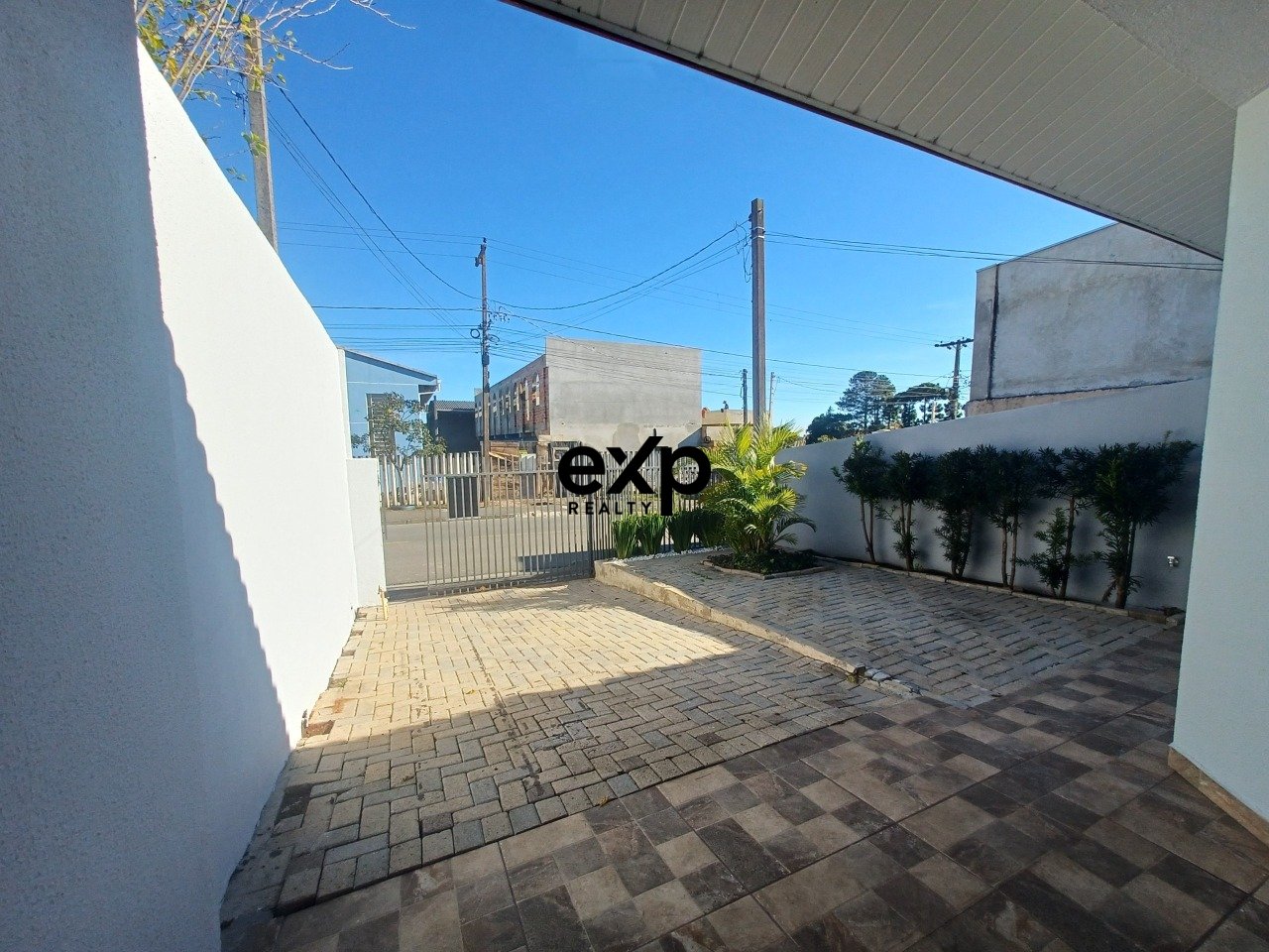 2-Bedroom Single-Story House in Estados Neighborhood in Fazenda Rio Grande 4