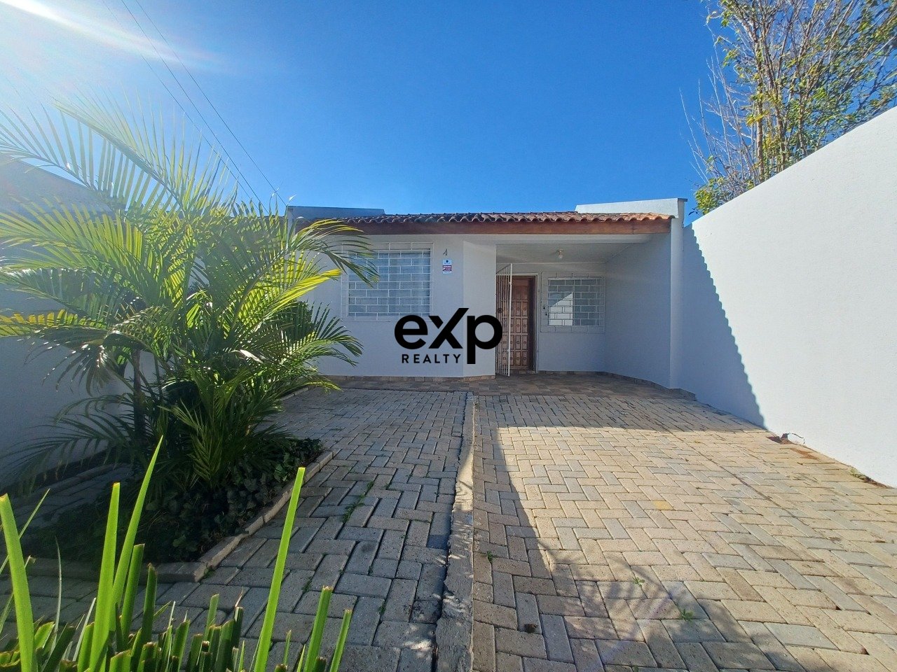 2-Bedroom Single-Story House in Estados Neighborhood in Fazenda Rio Grande 3