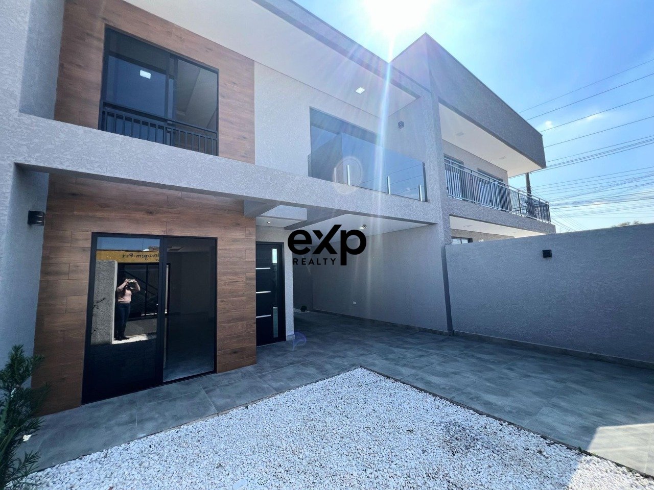 High Standard Townhouse Ready to Move In at Eucaliptos District in Fazenda Rio Grande 3