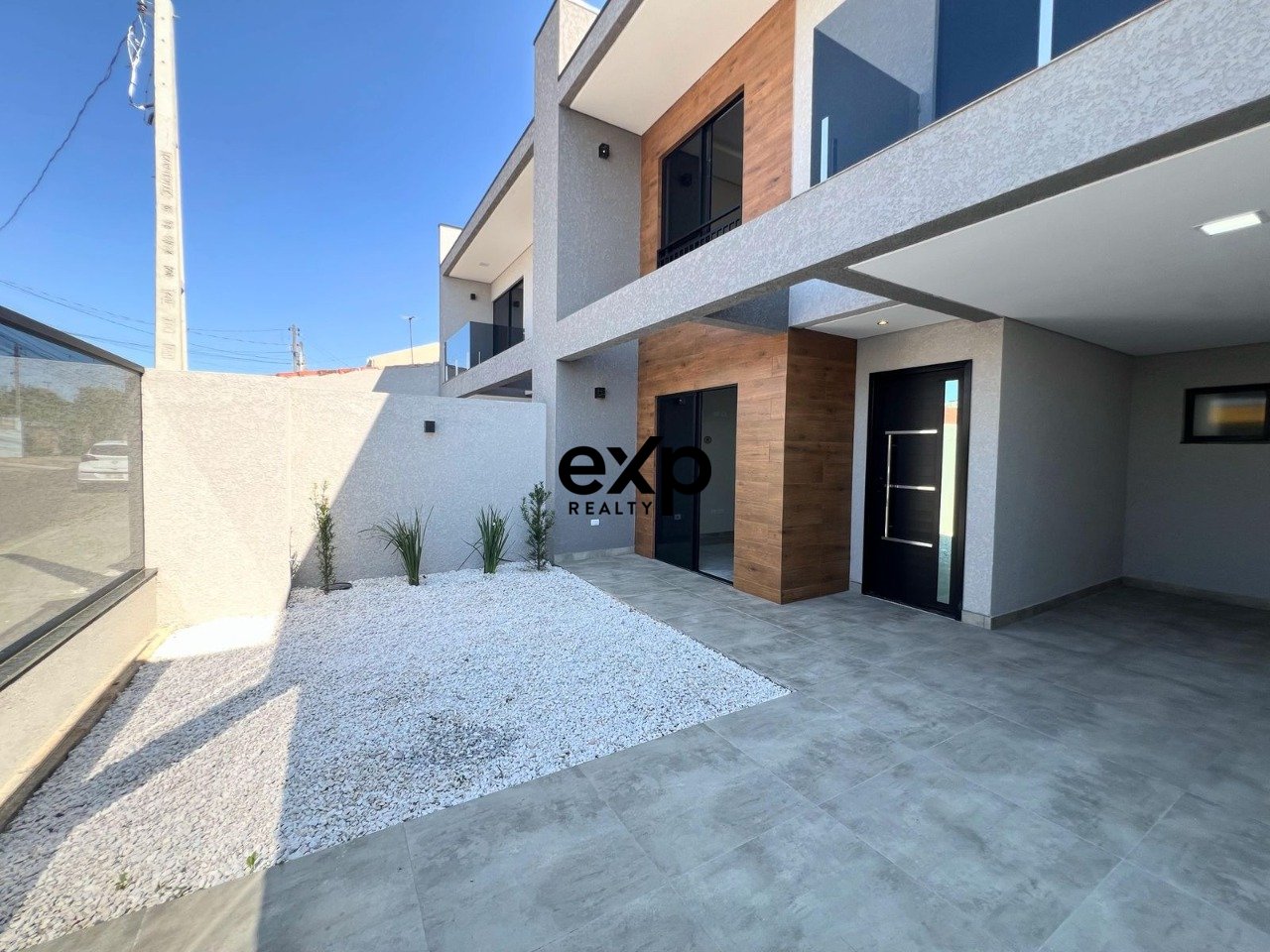 High Standard Townhouse Ready to Move In at Eucaliptos District in Fazenda Rio Grande 2