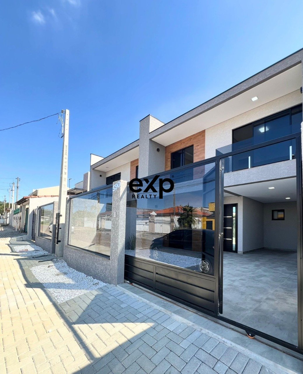 High Standard Townhouse Ready to Move In at Eucaliptos District in Fazenda Rio Grande