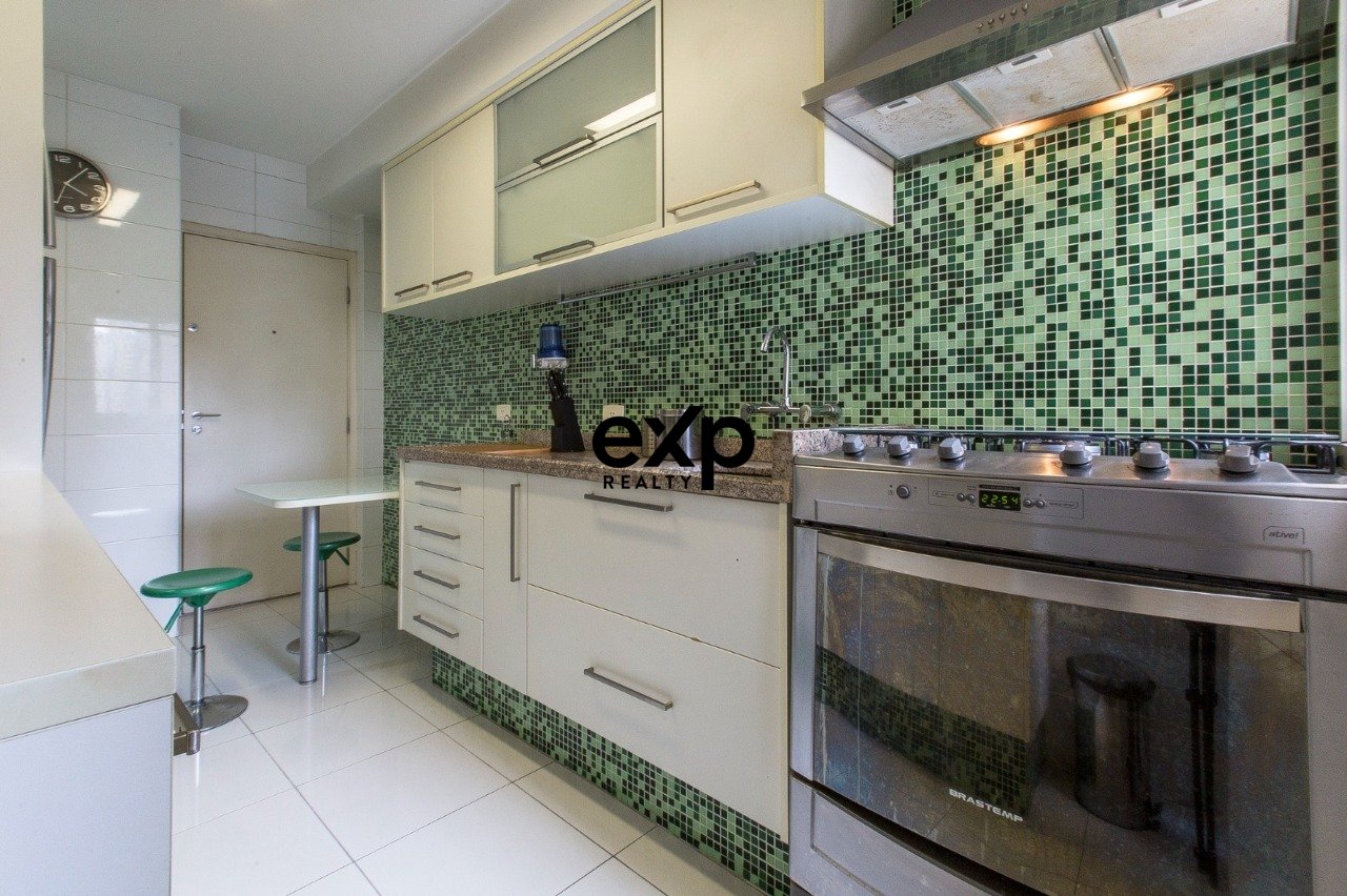 Apartamento 3 dorms  com 2 vagas para alugar, na Vila Olímpia