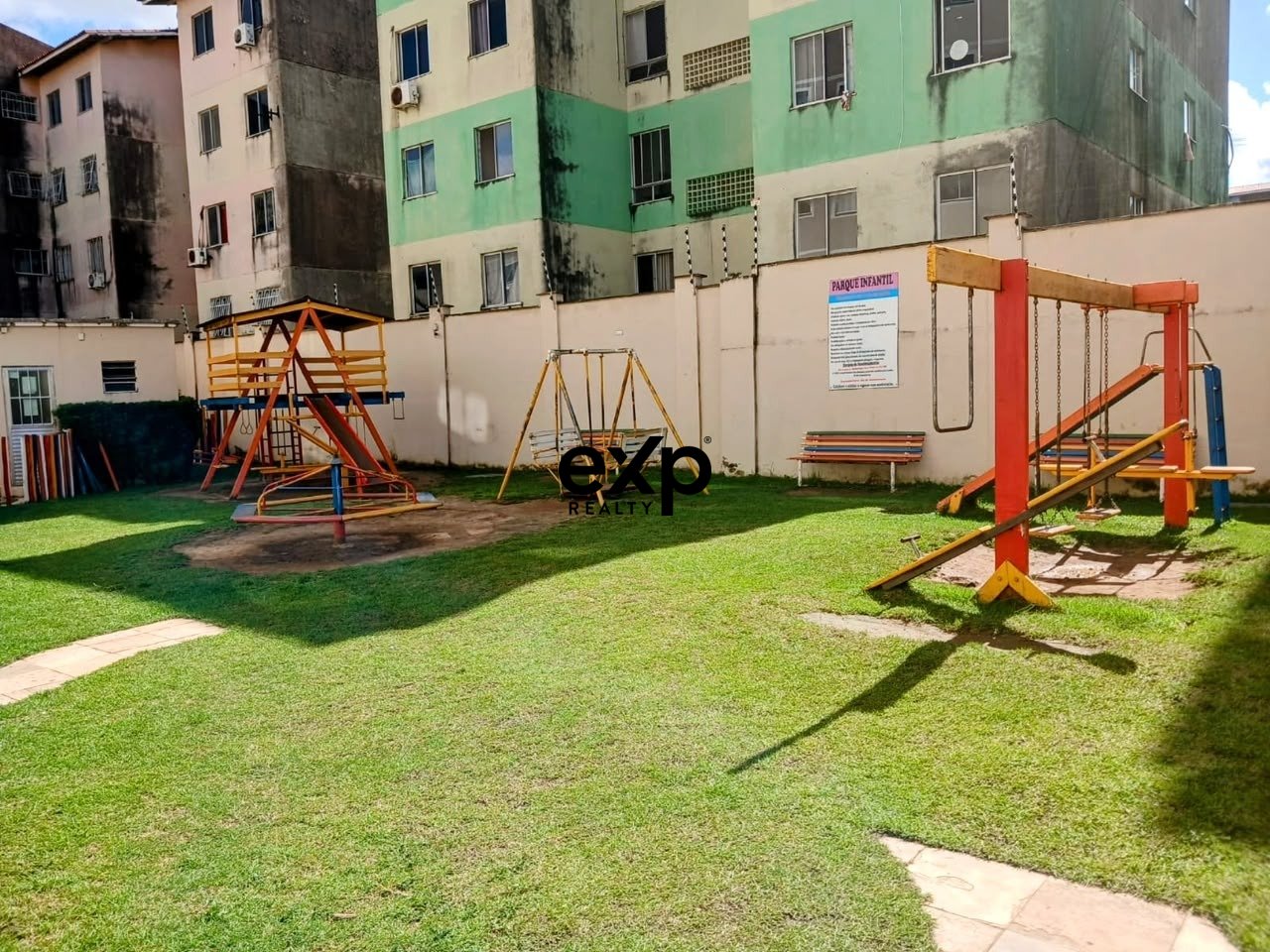 Apartamento à venda em Lauro de Freitas, Maria Quitéria 275 Itinga Lauro de Freitas 42738-205, 44 m²