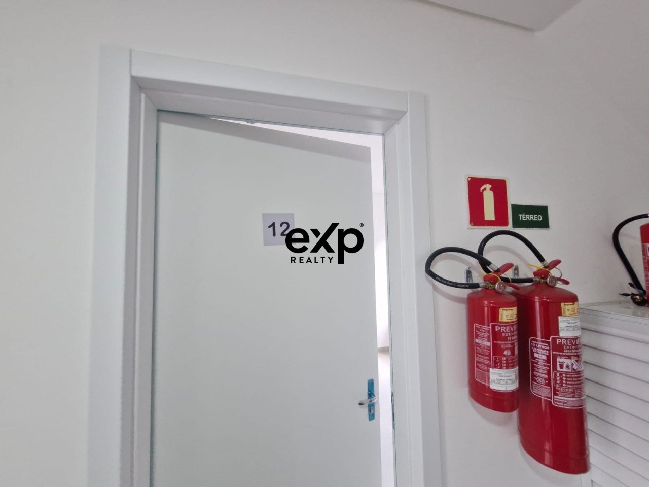 Apartamento à venda em Curitiba, Esper Jorge Chueri 1461 Cajuru Curitiba 82930-220, 23 m²