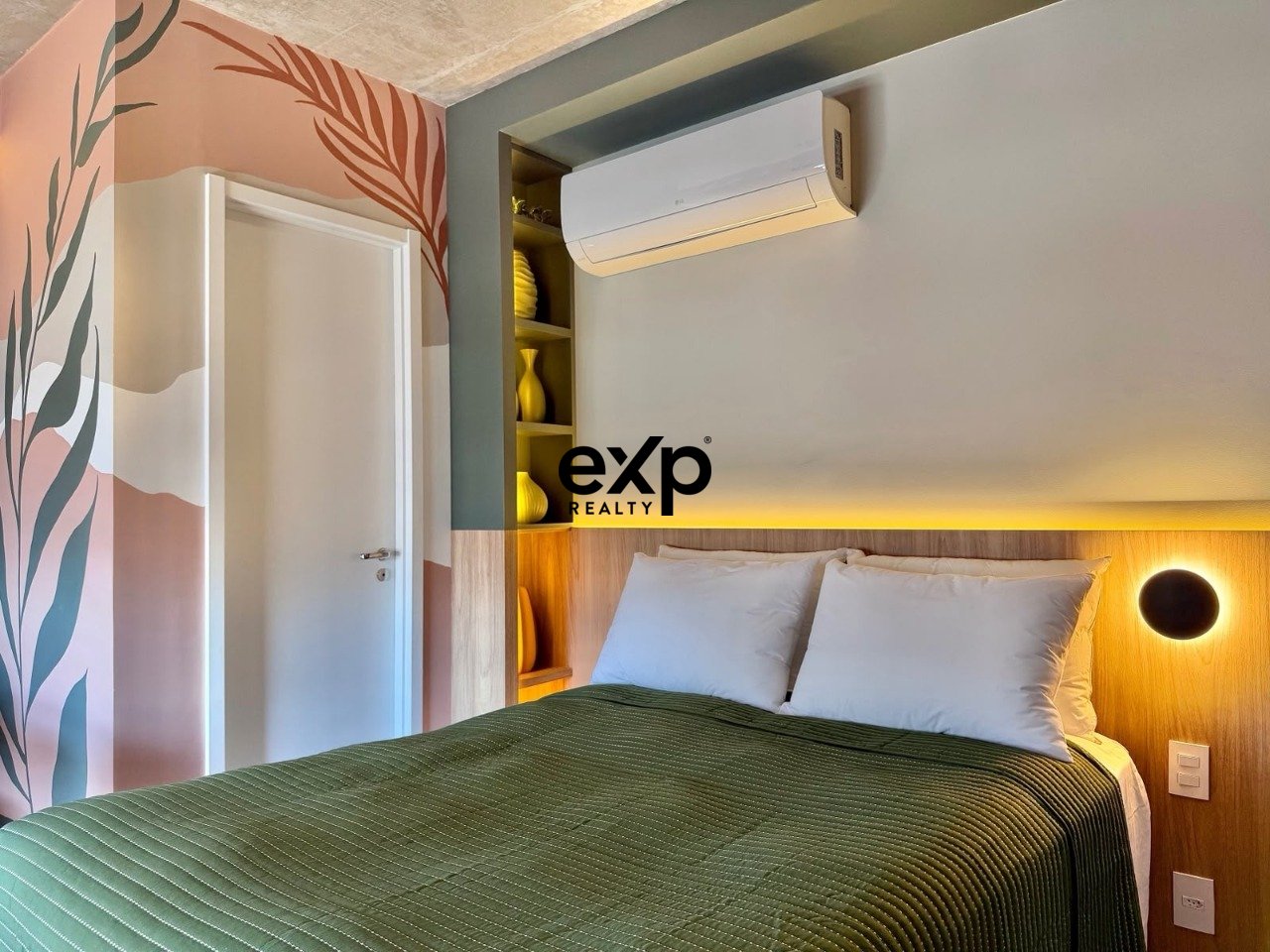 Apartamento à venda e aluguel em Moema
