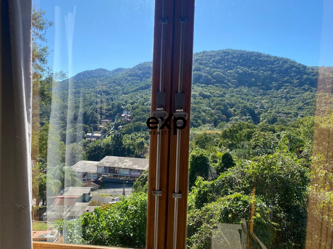 Casa em Condomínio à venda em Florianópolis, Admar Gonzaga 3958 Lagoa da Conceição Florianópolis 88062-001, 1813 m²