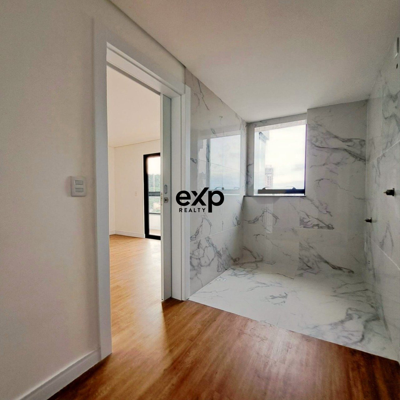 Beachfront Apartment with 3 Bedrooms, 2 Suites in Downtown Penha/SC 2