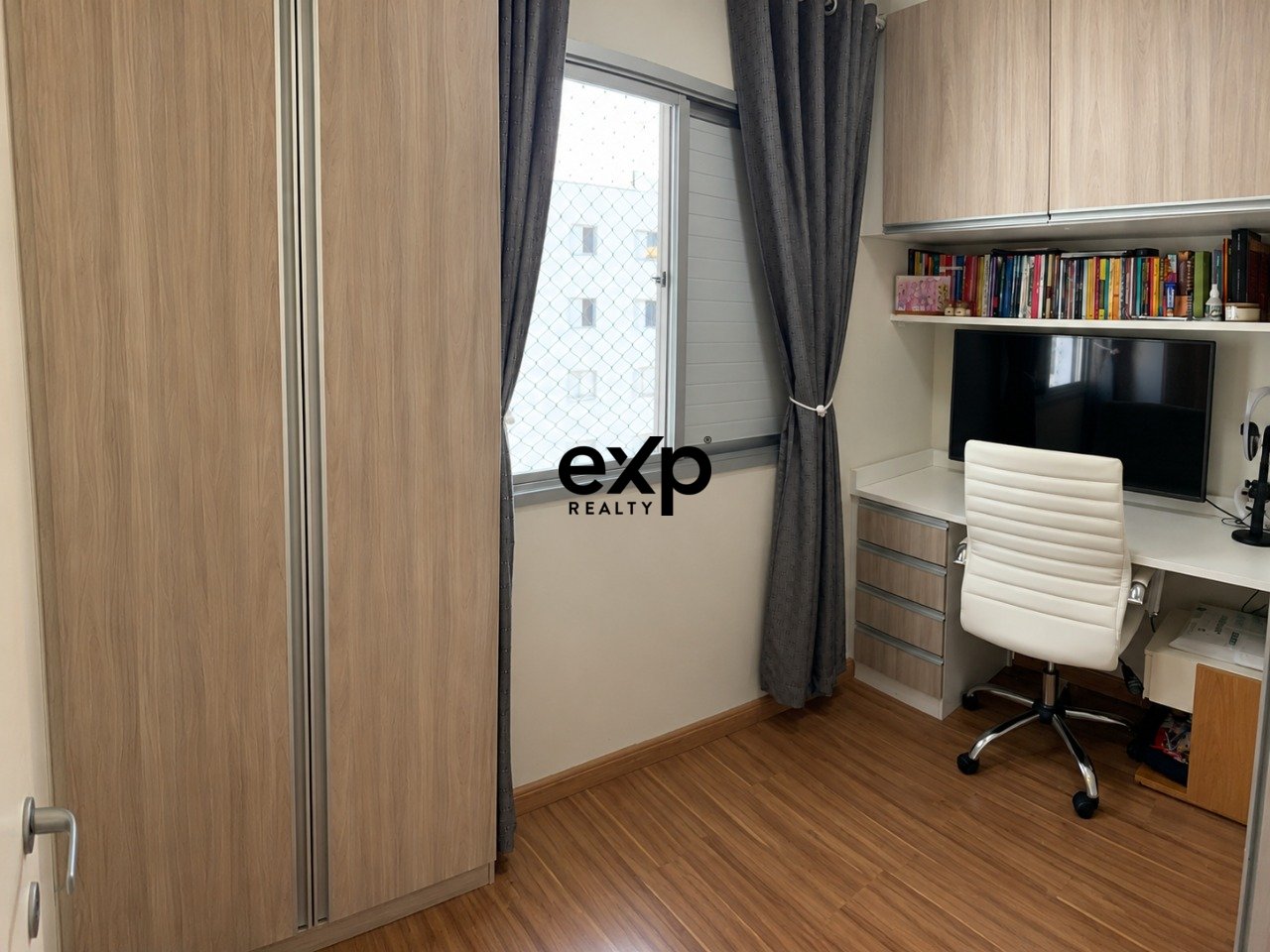 Lindo apartamento com 2 quartos e escritório no Residencial Nove de Julho