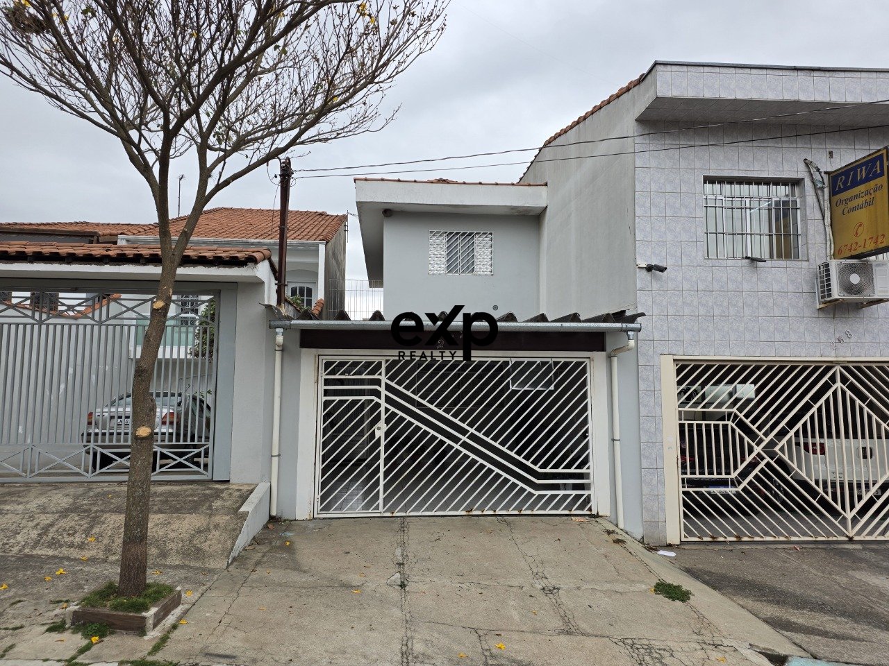 Casa de Bairro com 90m², 2 Vagas e dois Excelentes quartos e quintal