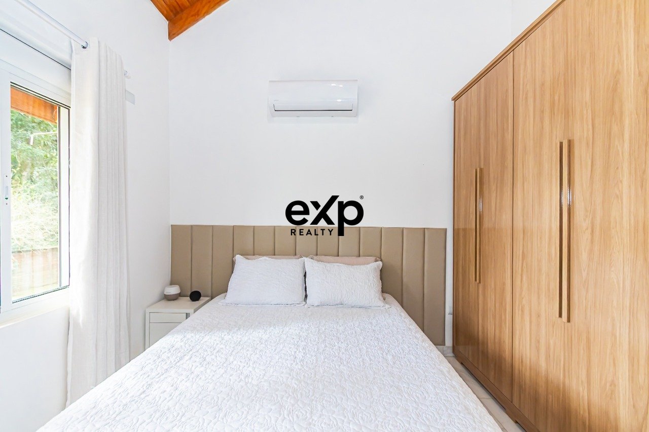 Chalé contemporâneo, próximo à Serra do Mar | P/ morar ou investir em Airbnb
