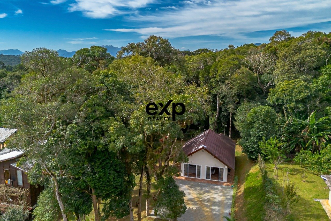 Chalé contemporâneo, próximo à Serra do Mar | P/ morar ou investir em Airbnb