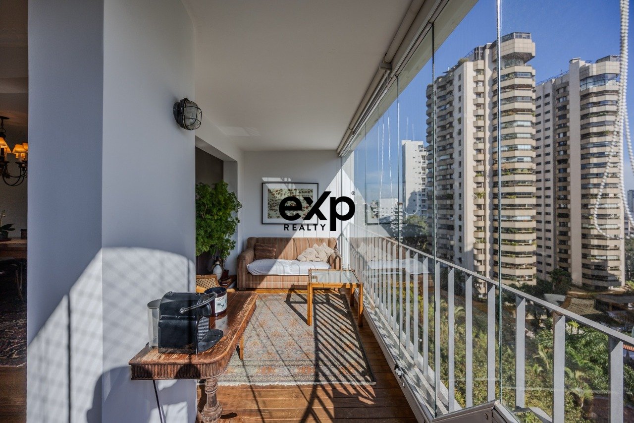 Apartamento à Venda - Vila Andrade - 209,65 m², 3 Dormitórios e 2 Suítes -R$ 1.350.000
