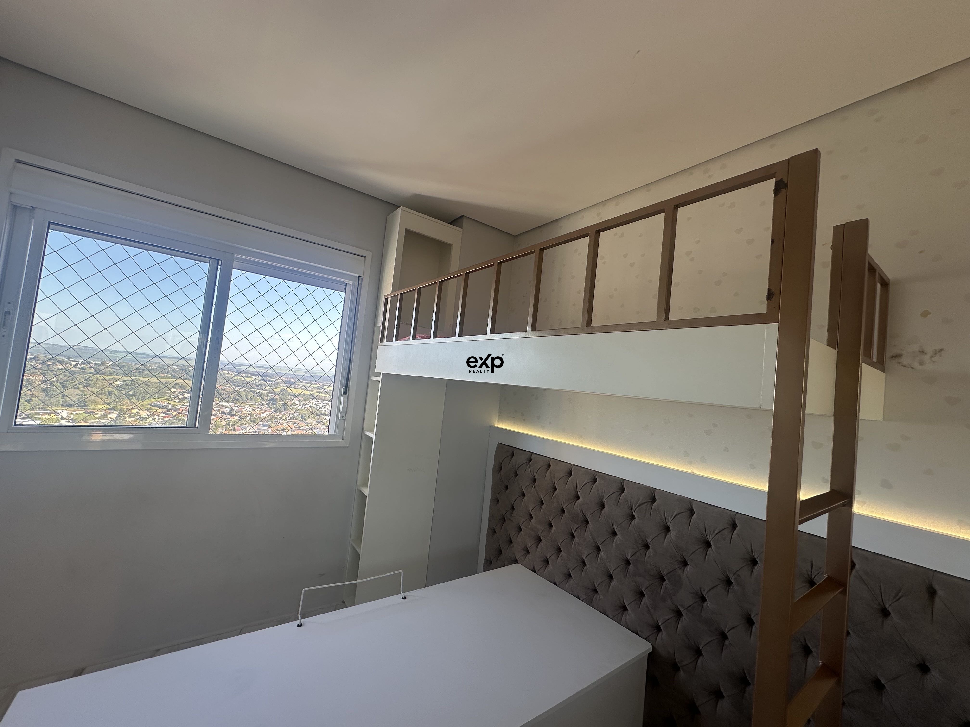 Apartamento andar alto à venda em Ponta Grossa