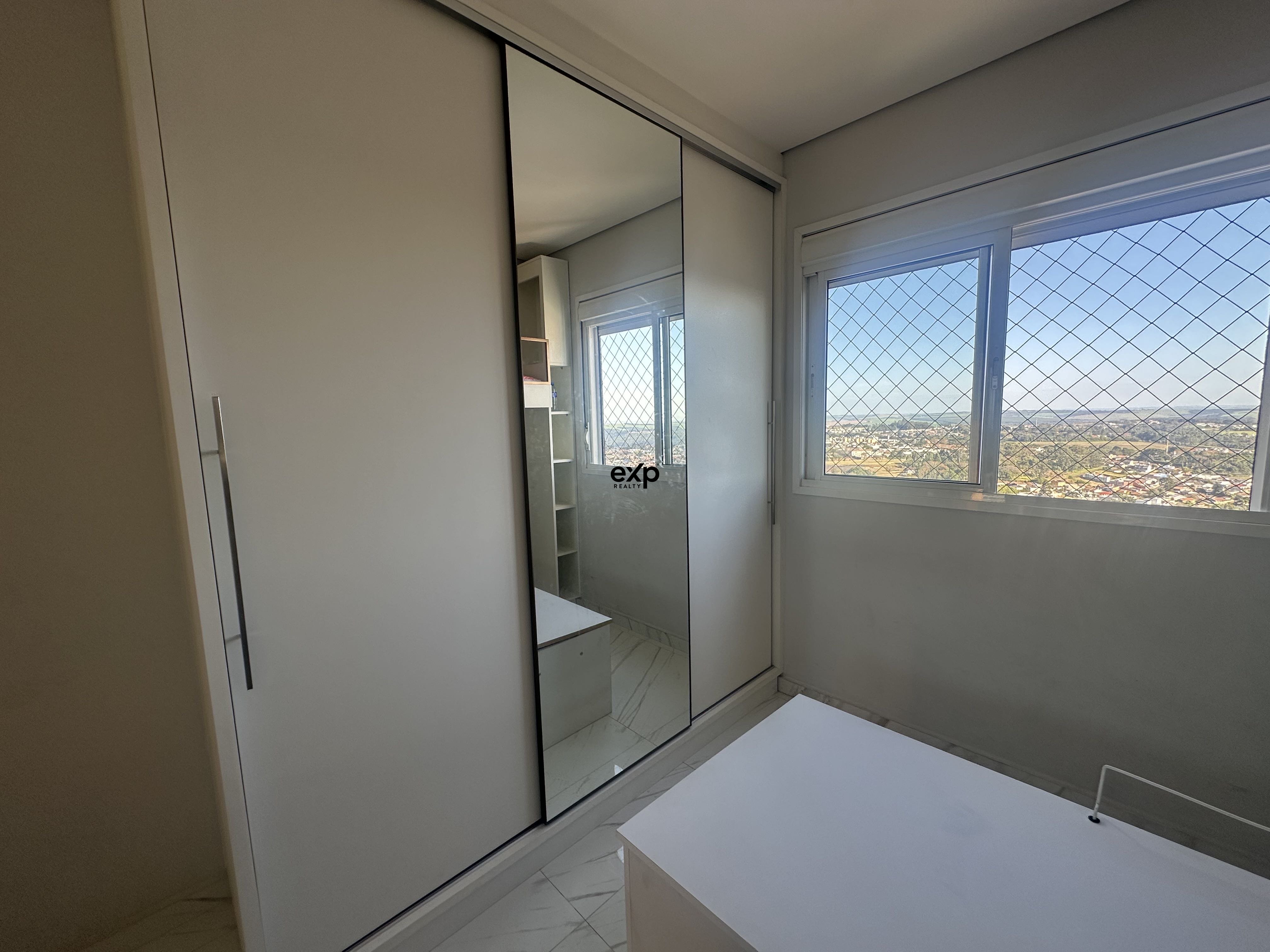 Apartamento andar alto à venda em Ponta Grossa