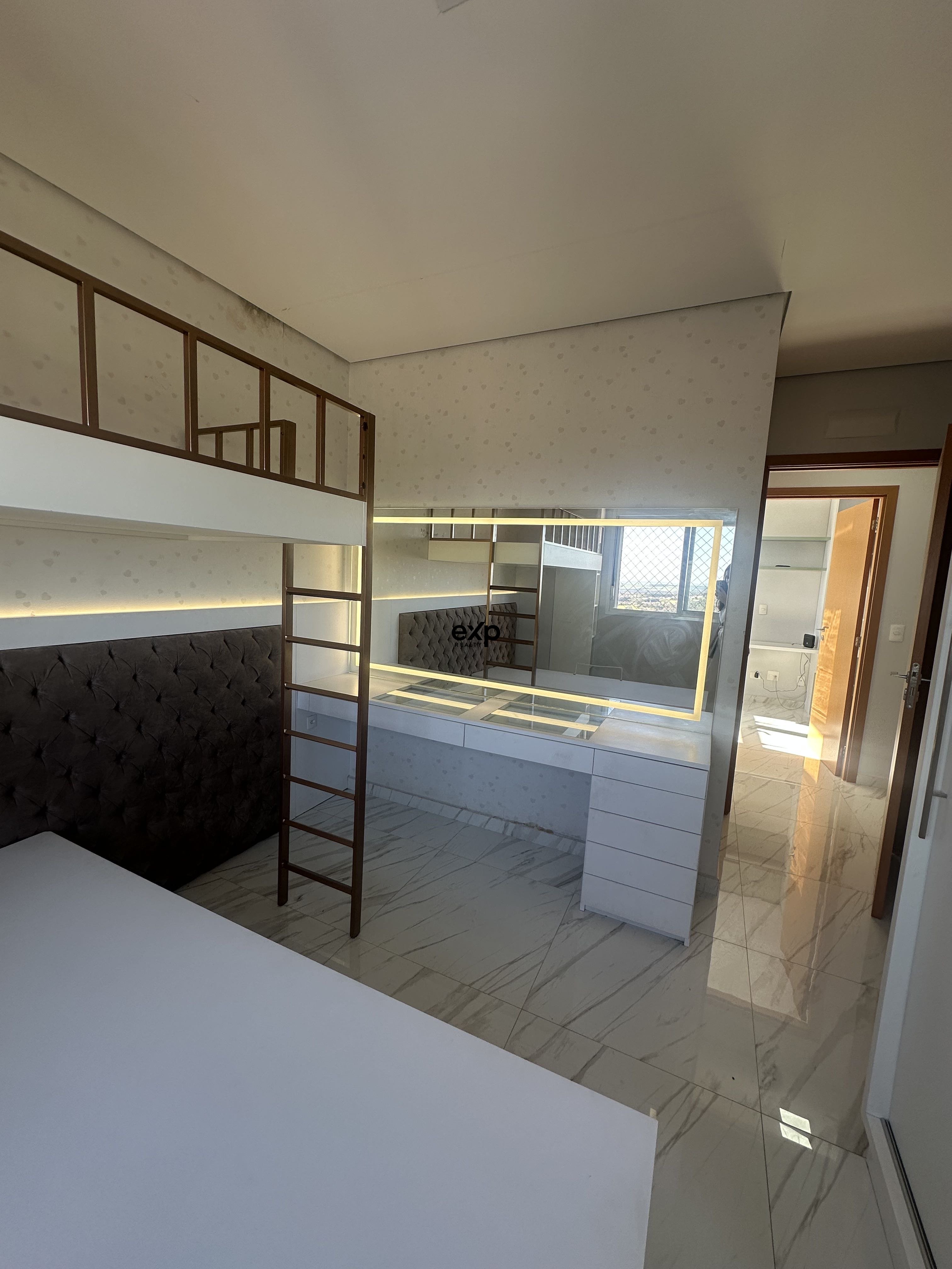 Apartamento andar alto à venda em Ponta Grossa