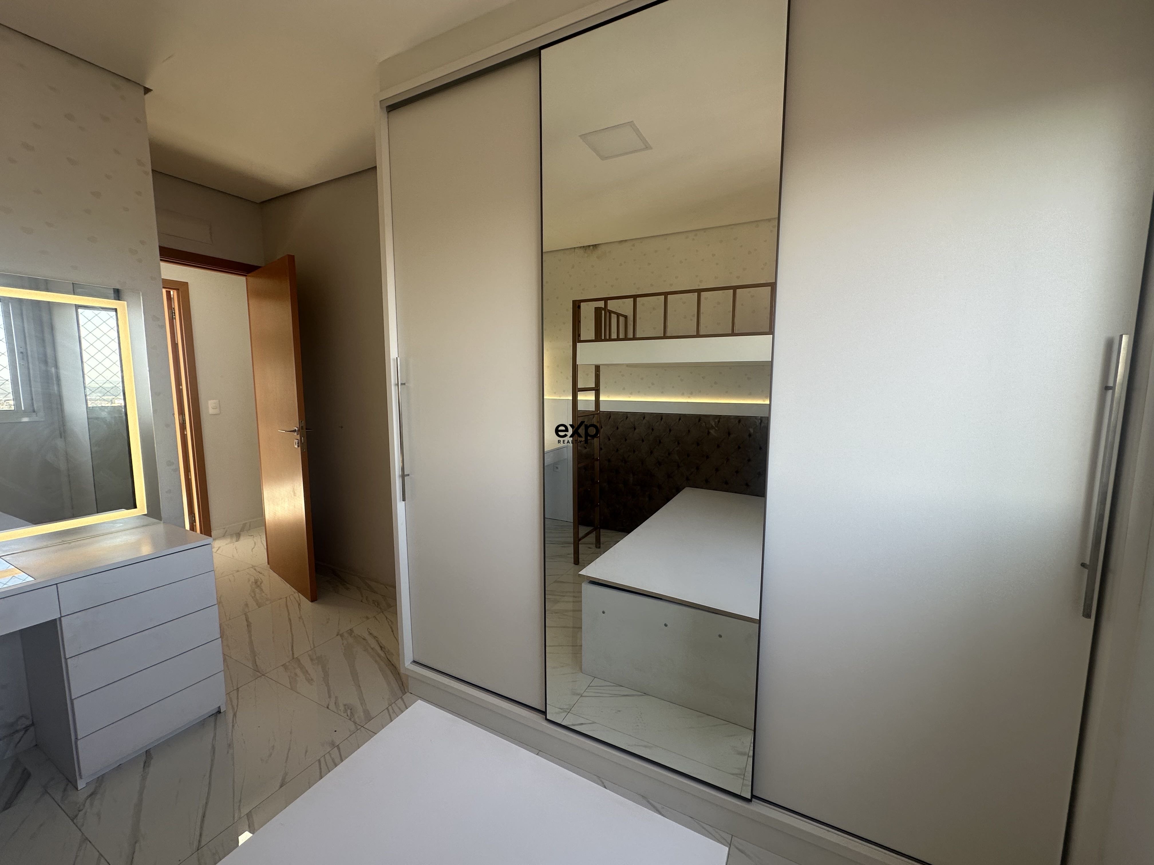 Apartamento andar alto à venda em Ponta Grossa