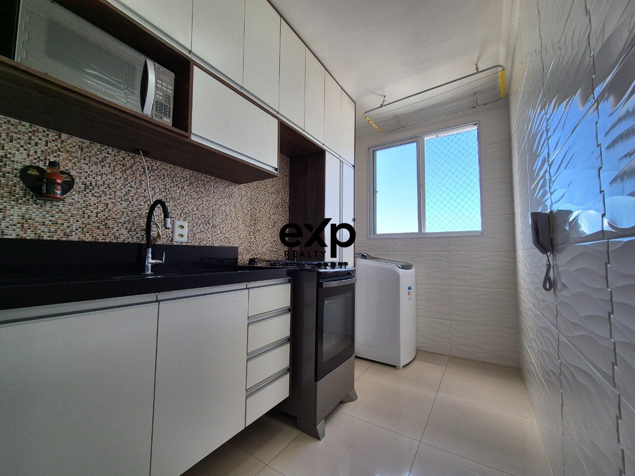 Apartamento com suíte à Venda em Buraquinho - Condominio Spazio Soberano