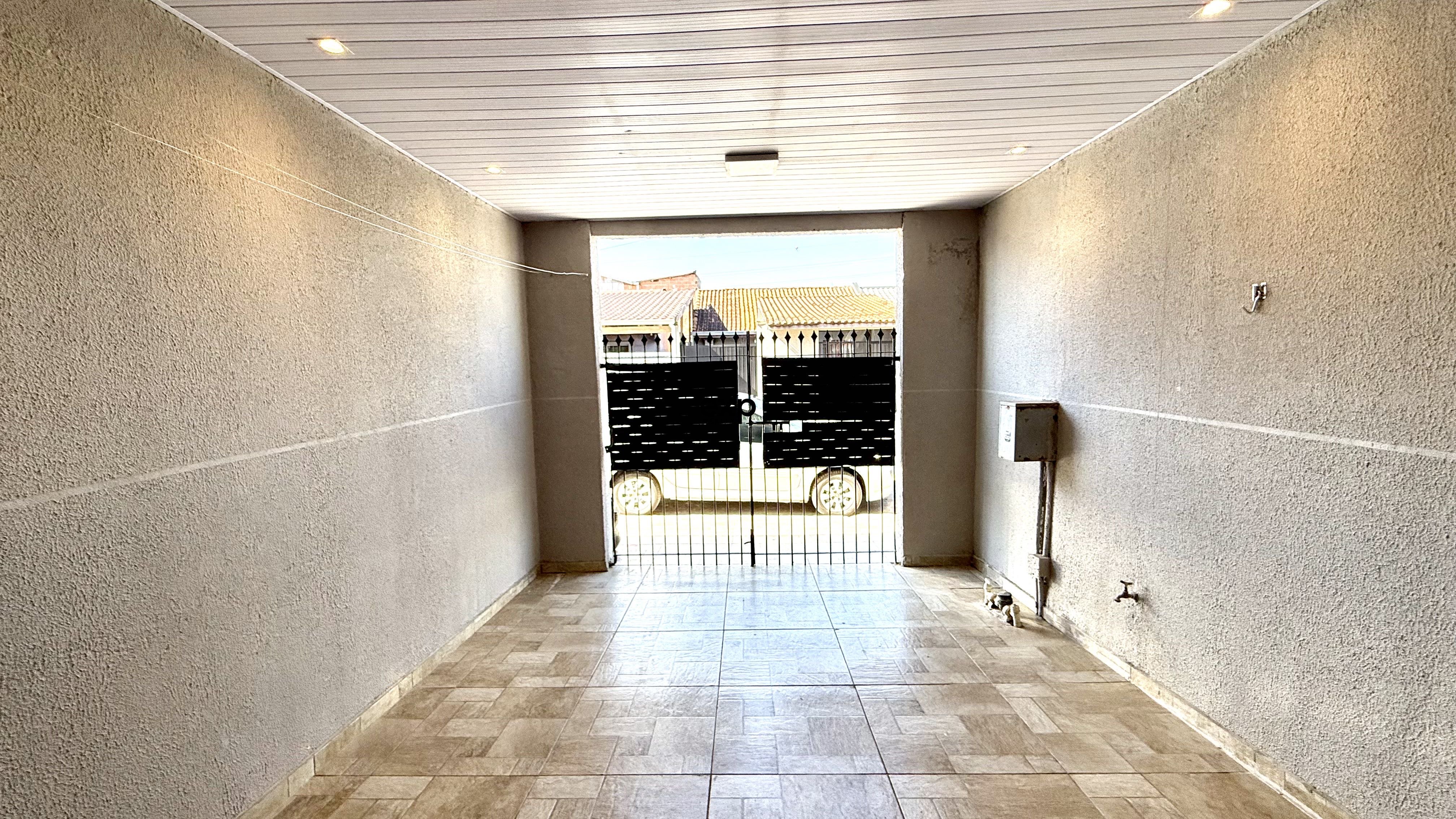 Sobrado à venda no Cajuru | 3 Quartos e Sacada com Churrasqueira