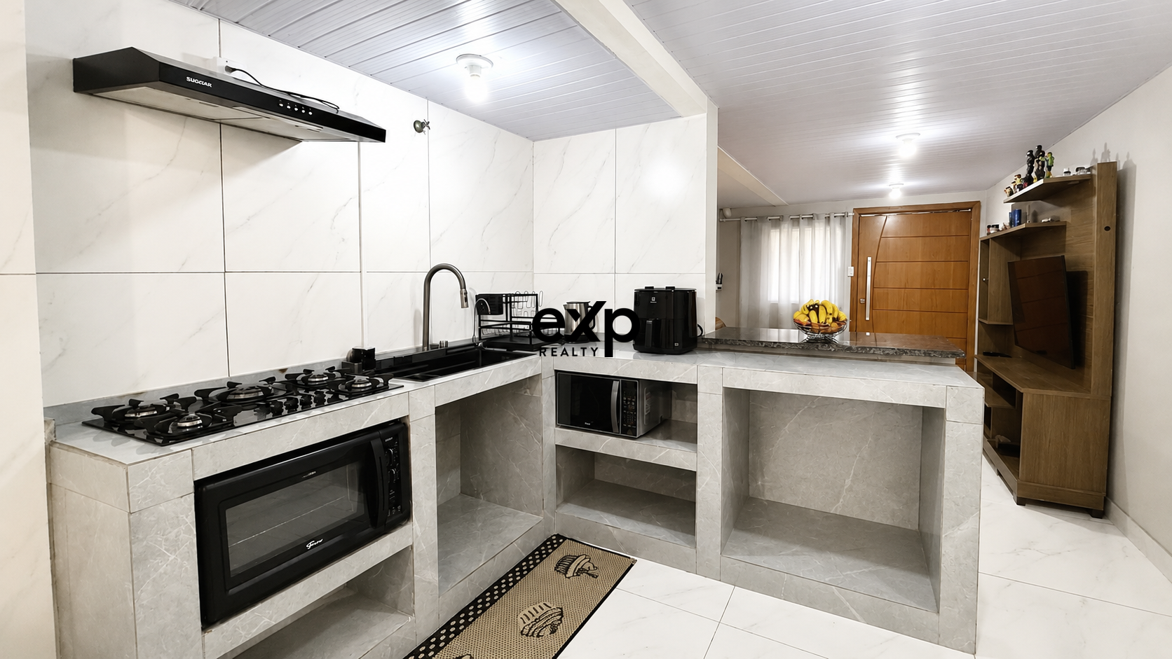 Townhouse for Sale in Cajuru | 3 Bedrooms and Balcony with BBQ Grill