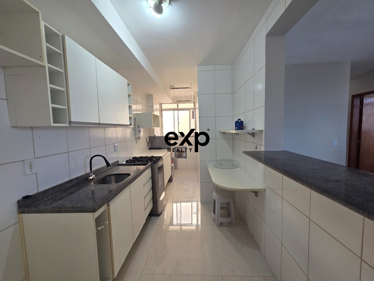 Apartamento para Locação com 3 quartos em Pitangueiras