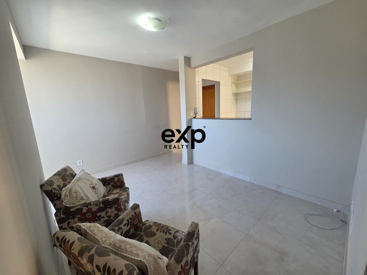 Apartamento para Locação com 3 quartos em Pitangueiras