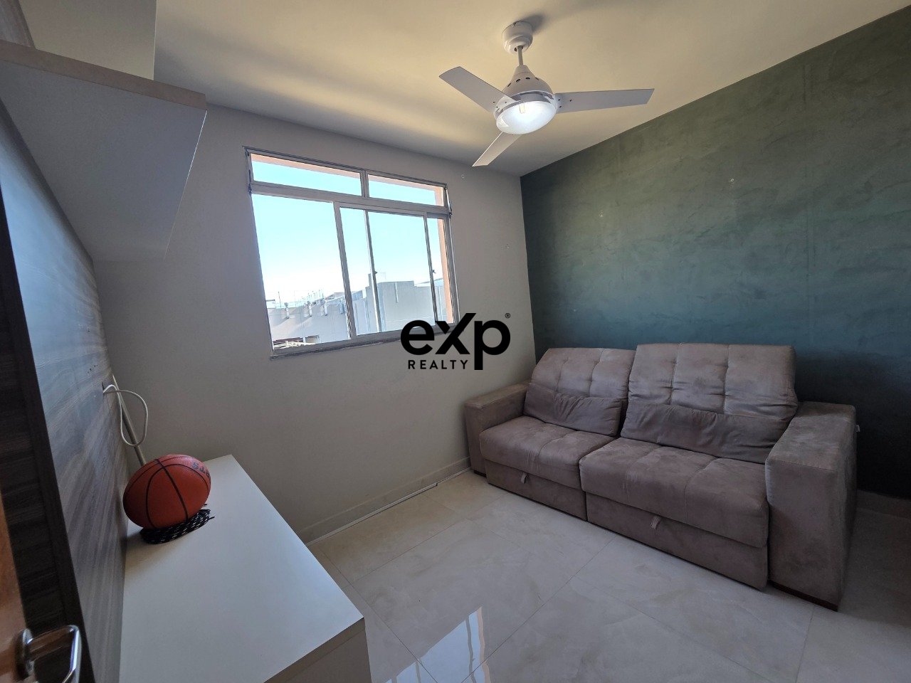 Apartamento para Locação com 3 quartos em Pitangueiras