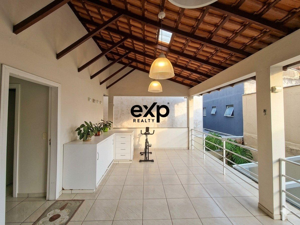Sobrado com 3 Quartos à venda, 166m² - Sítio Cercado