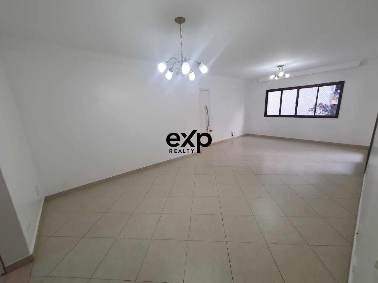 Apartamento à venda | 126m² reformado | 3 dorms (1 suíte) | 2 vagas e depósito | Chácara Inglesa, São Paulo