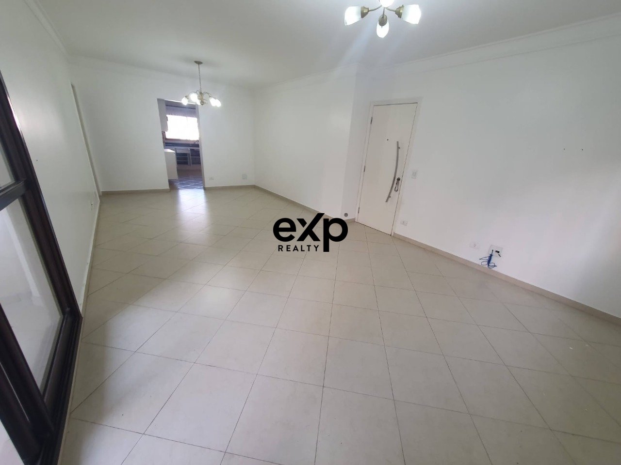 Apartamento à venda | 126m² reformado | 3 dorms (1 suíte) | 2 vagas e depósito | Chácara Inglesa, São Paulo