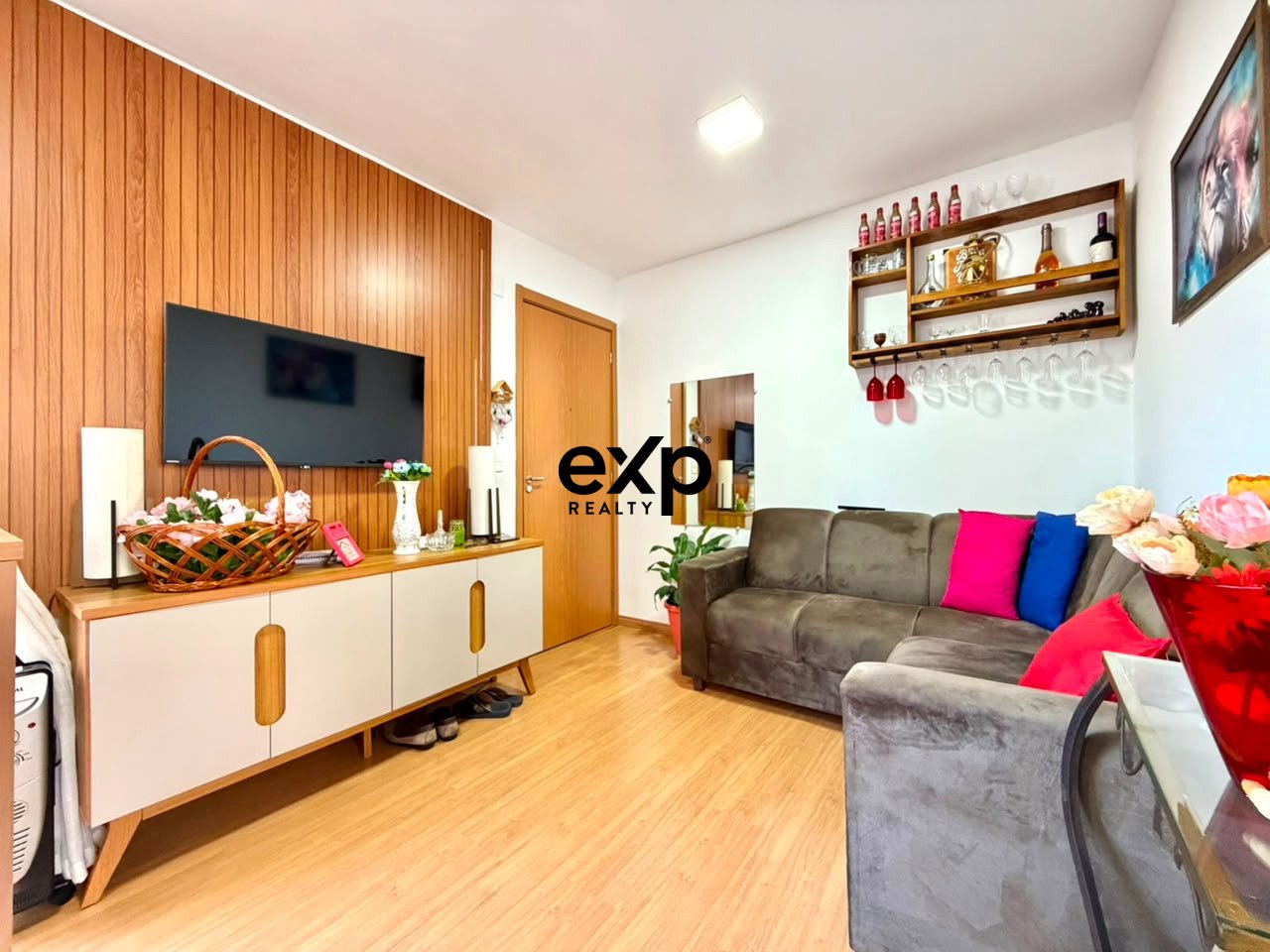 APARTAMENTO SEMI MOBILIADO A VENDA ! - 1º andar (andar acima do térreo)