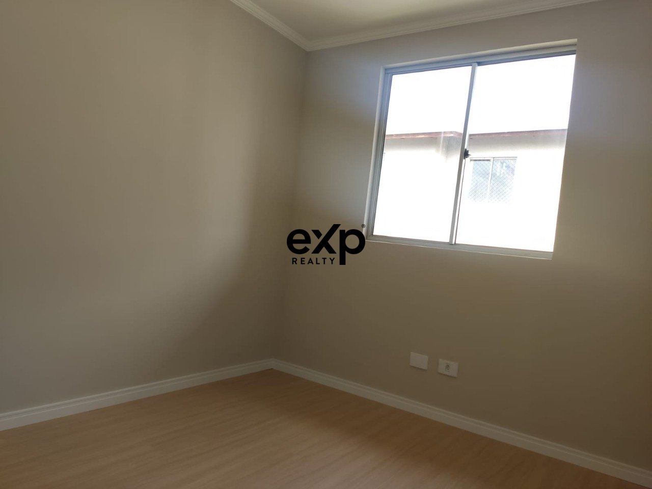 Apartamento à1venda 02 quartos no bairro Santa Candida em Curitiba
