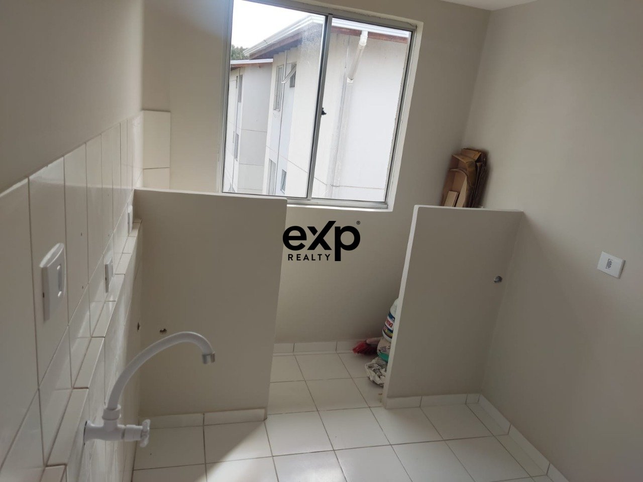Apartamento à1venda 02 quartos no bairro Santa Candida em Curitiba