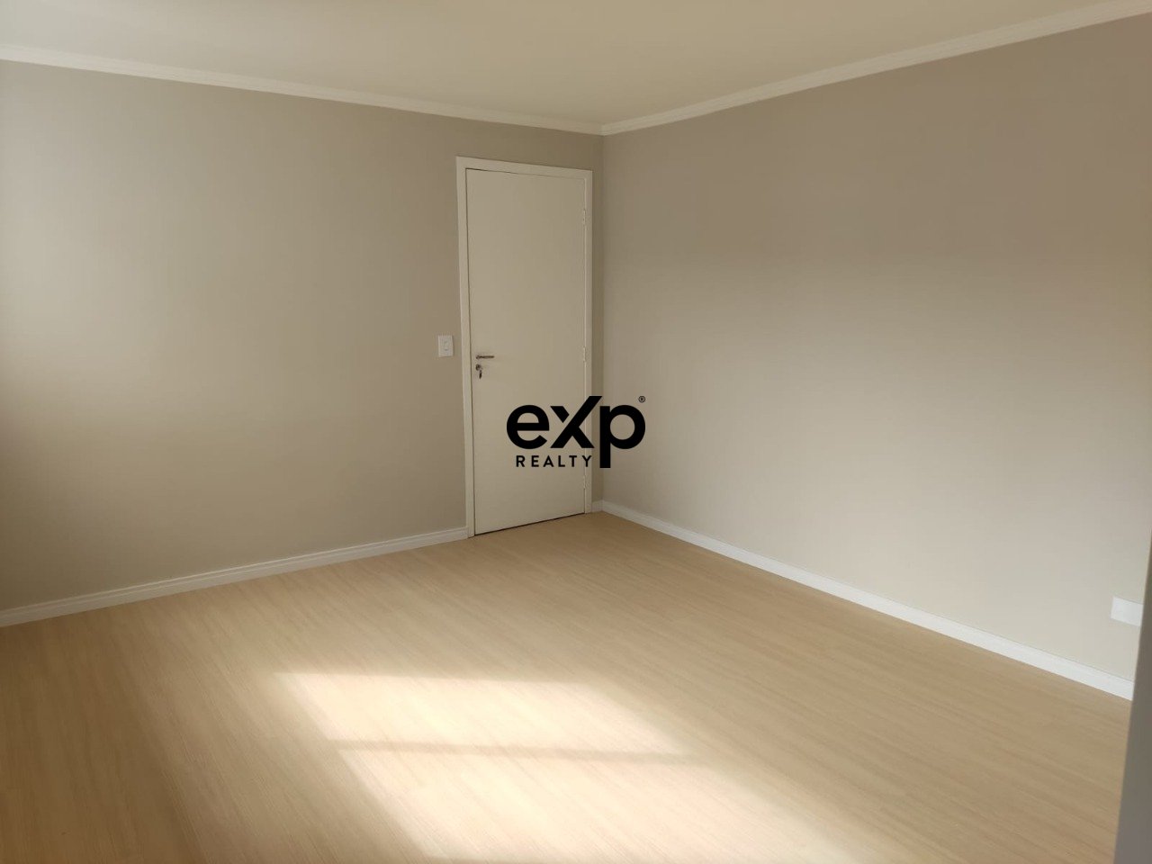 Apartamento à1venda 02 quartos no bairro Santa Candida em Curitiba