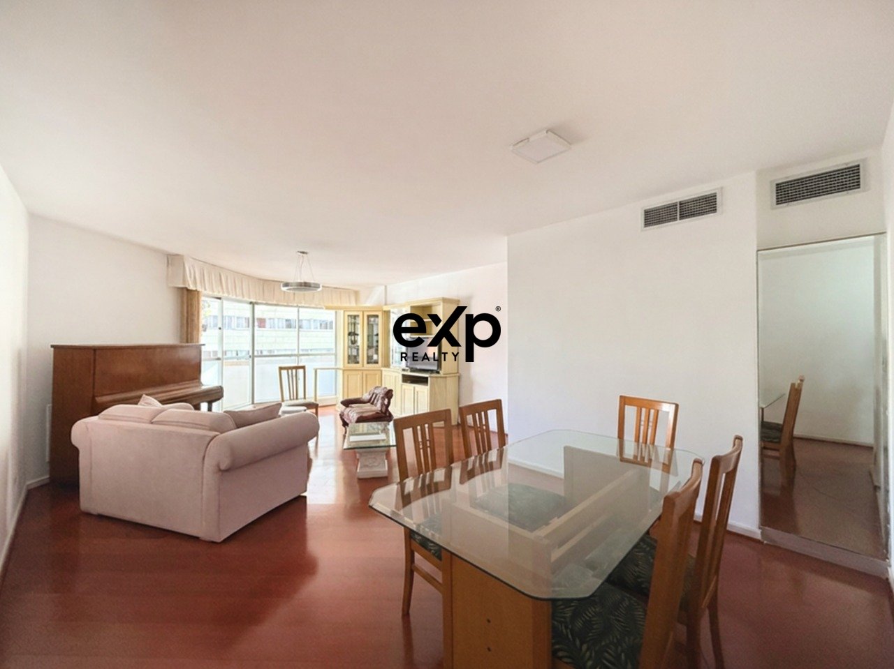 Apartamento para venda no Centro de Curitiba, 3 quartos sendo 1 suite, 138m²