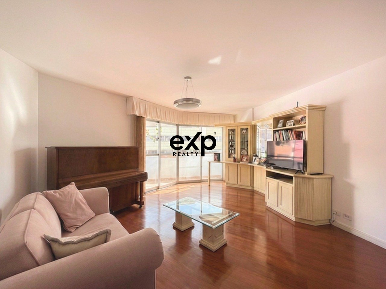 Apartamento para venda no Centro de Curitiba, 3 quartos sendo 1 suite, 138m²