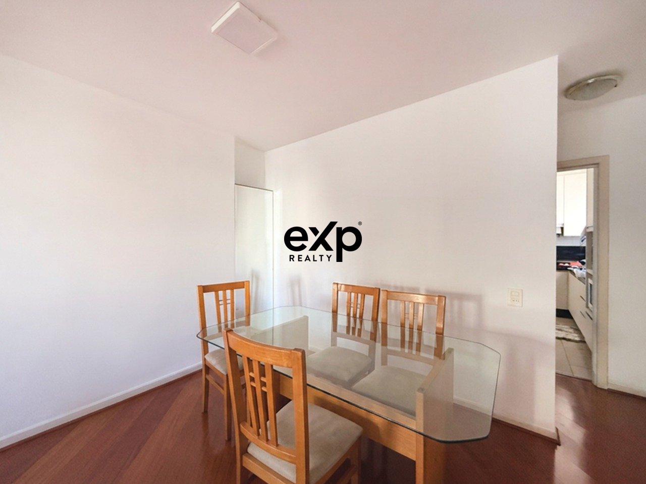 Apartamento para venda no Centro de Curitiba, 3 quartos sendo 1 suite, 138m²