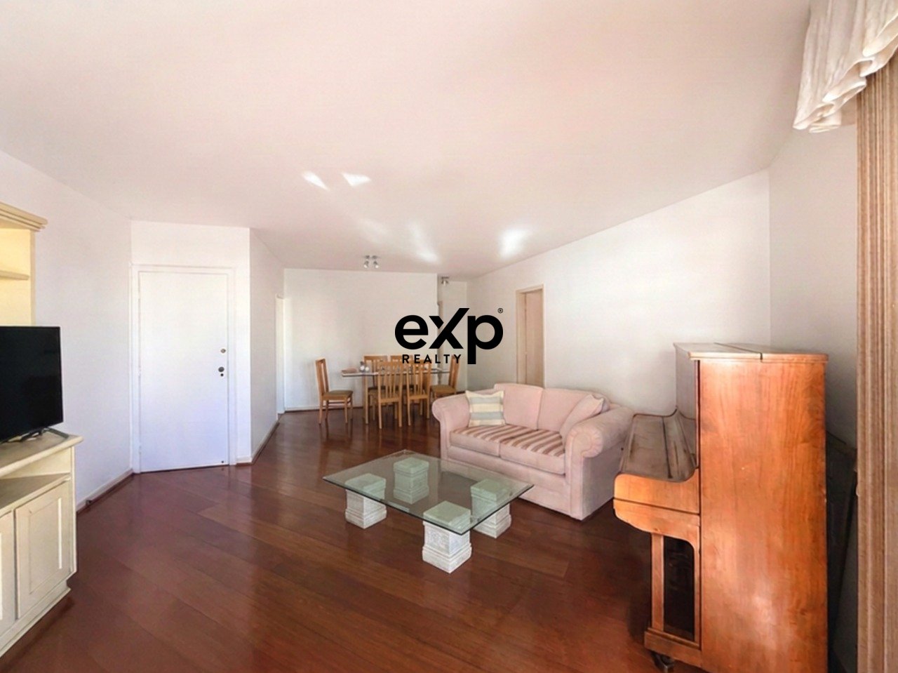 Apartamento para venda no Centro de Curitiba, 3 quartos sendo 1 suite, 138m²