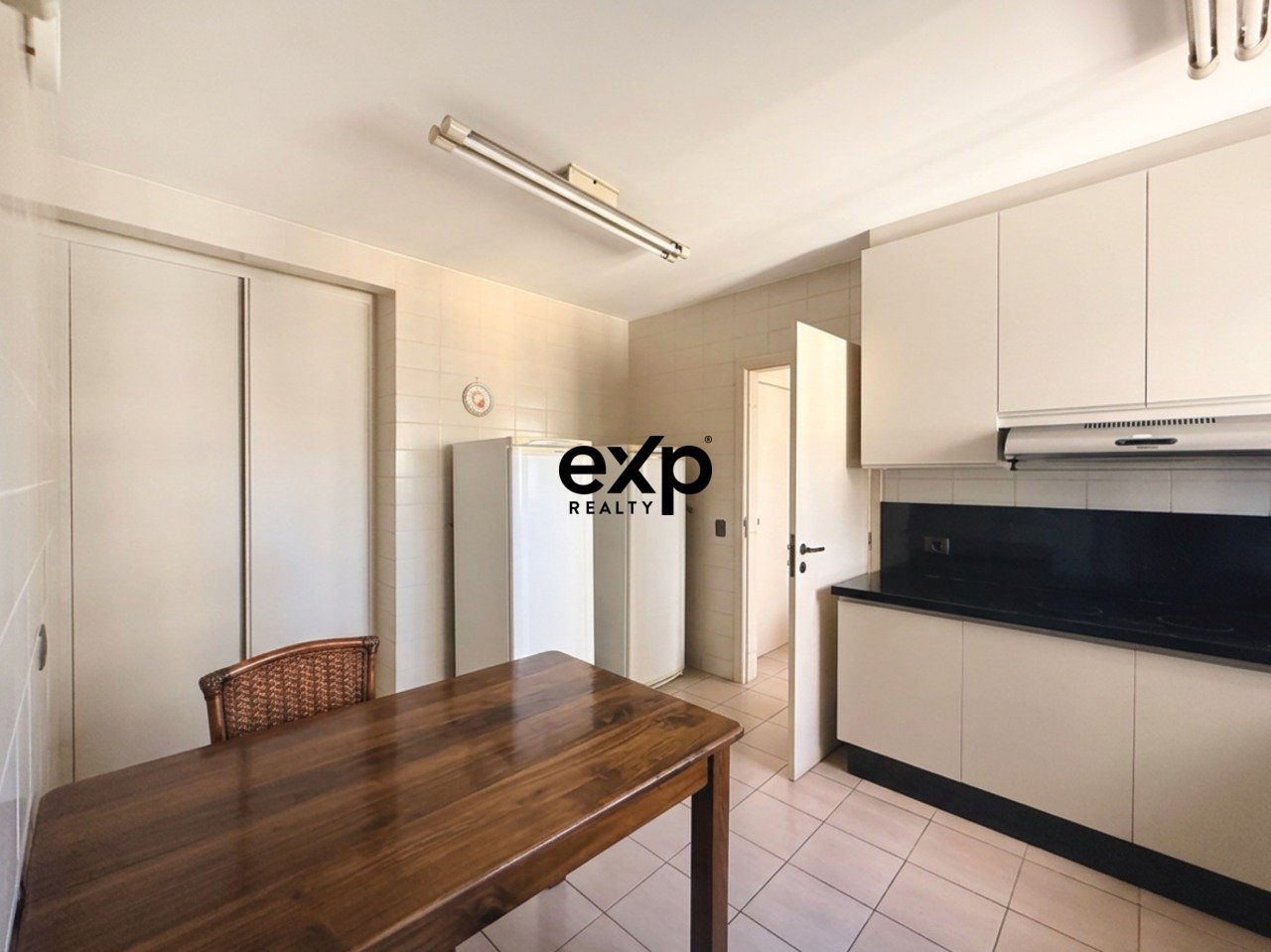 Apartamento para venda no Centro de Curitiba, 3 quartos sendo 1 suite, 138m²