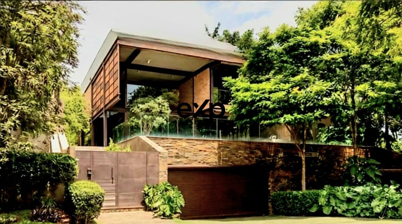 Casa a venda com 5 suítes no Condomínio Marambaia - Vinhedo, SP