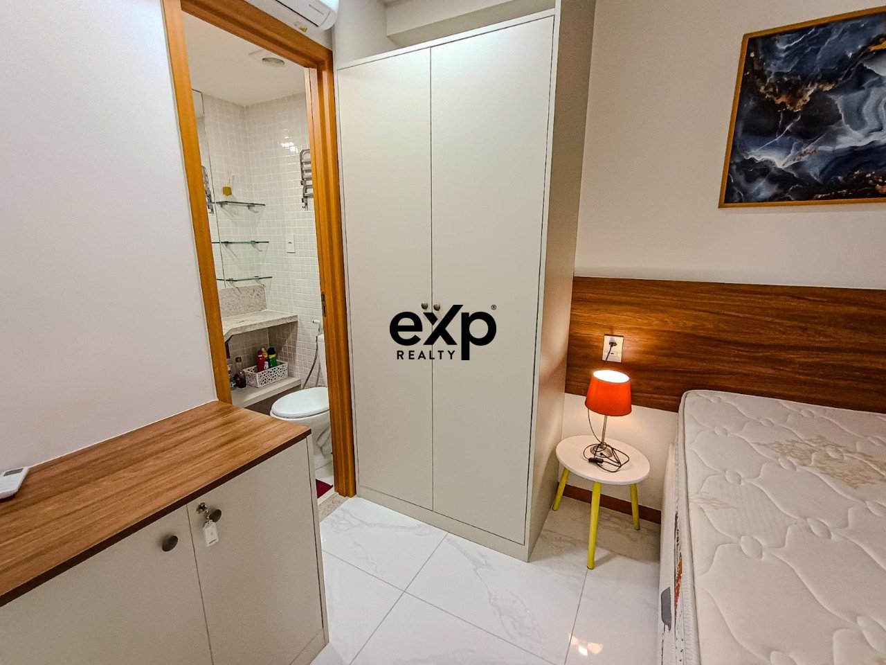Venda ou locação de apartamento com 1/4 e varanda no Smart Convenções
