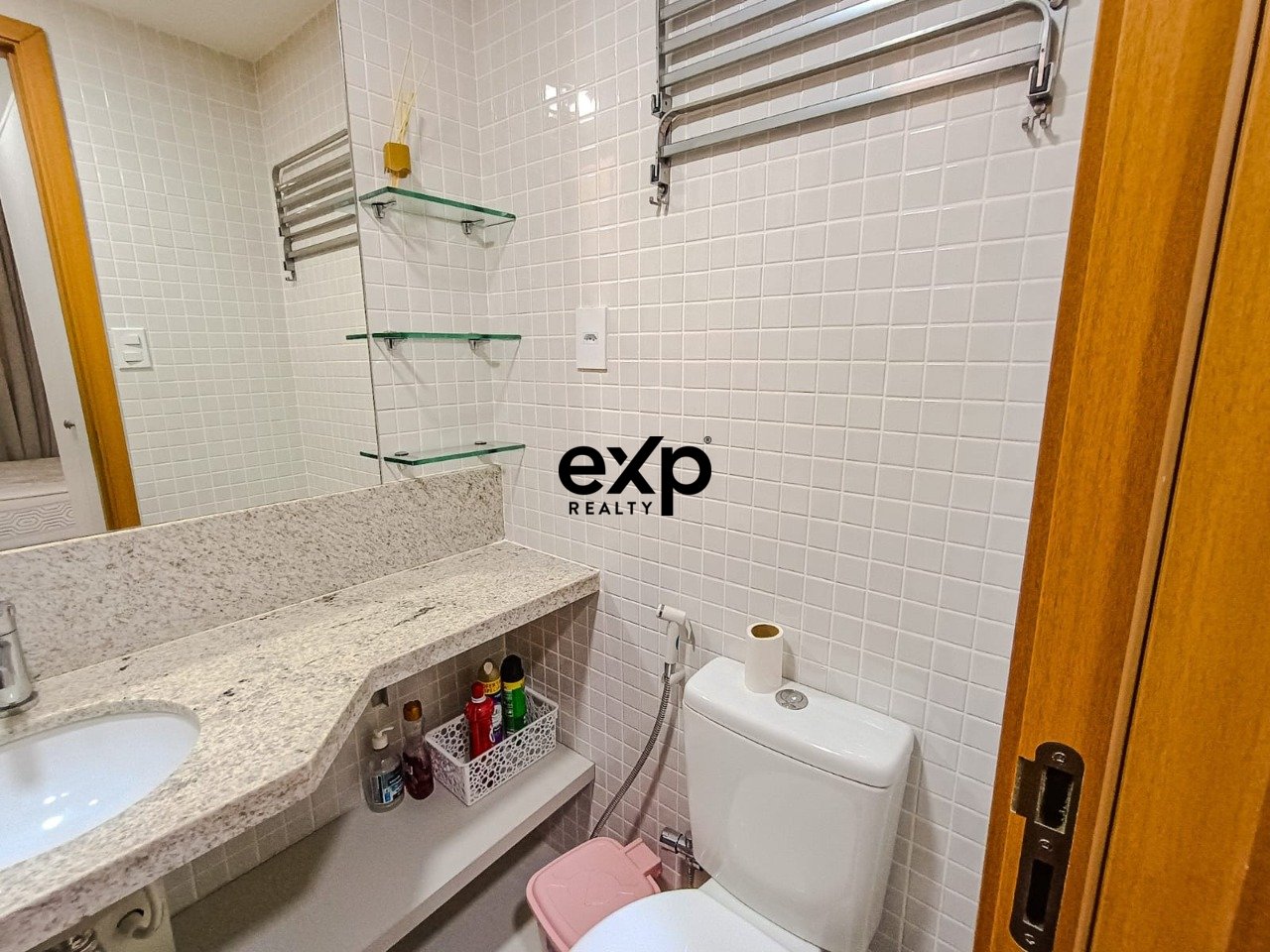 Venda ou locação de apartamento com 1/4 e varanda no Smart Convenções