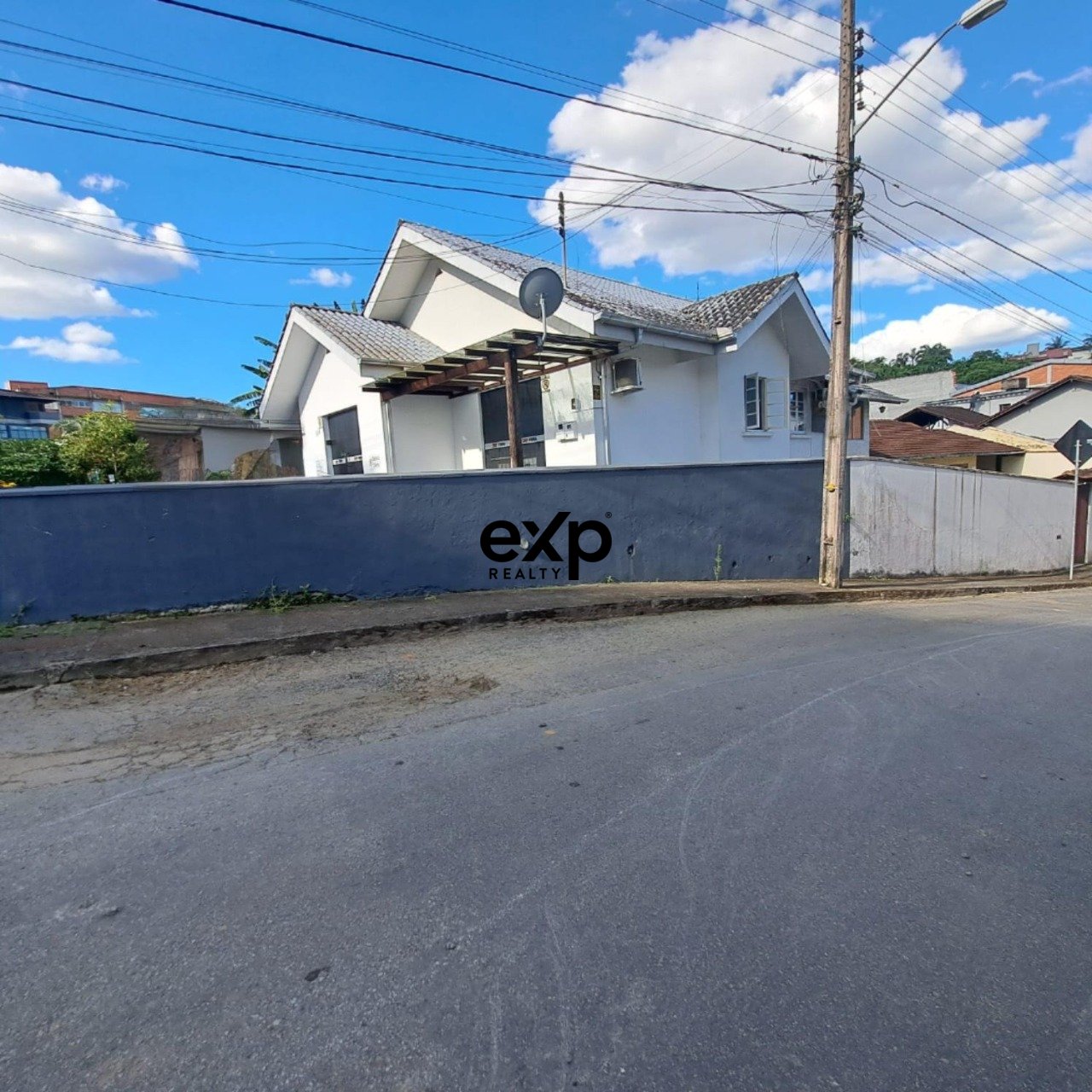 Casa Comercial na Rua General Osório, bairro Velha - Blumenau/SC