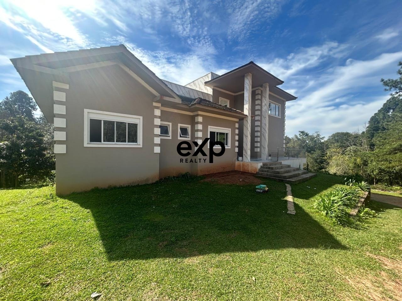 Residência Exclusiva de Alto Padrão na Estrada Sereia - Campo Largo/PR