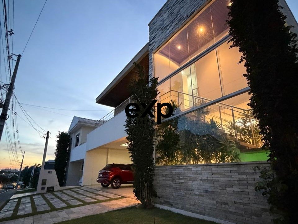 Casa em condomínio no Parque do Jiqui