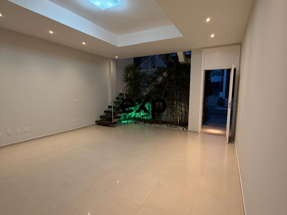Casa em condomínio no Parque do Jiqui